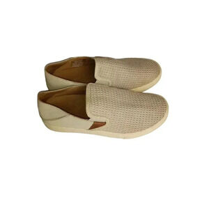 Olukai Peheua Womens Beige Comfort Shoes Casual Slip-On Mesh Rubber Size 6